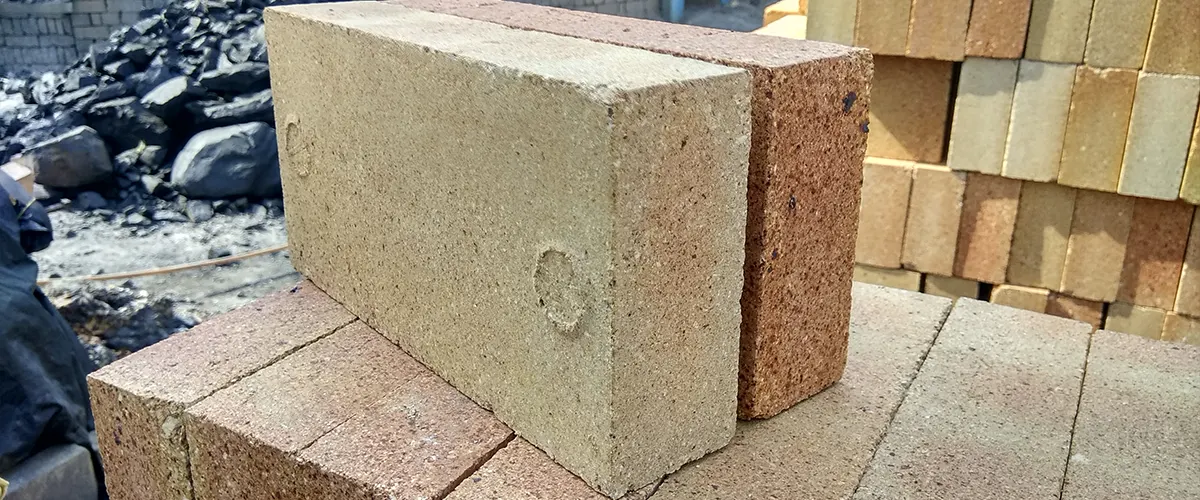 Regular Bricks or Fire Bricks? Which Bricks Should I Use To Build