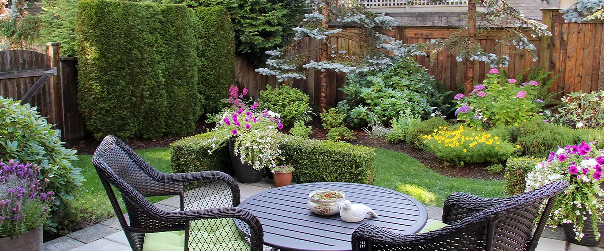 outdoor living space with flowers