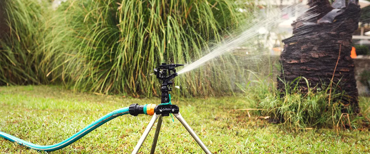 sprinkler wattering lawn